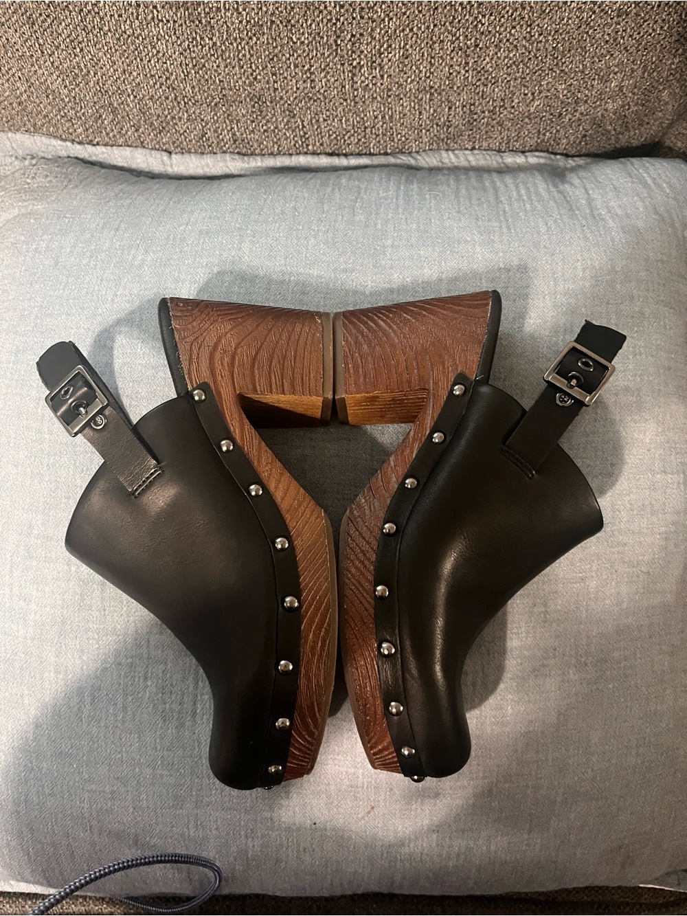 Korks Black Leather Clog Mules with Adjustable Sling Strap - Picture 6 of 8
